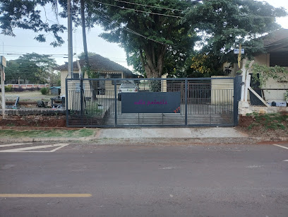 Fachada da Edis Painéis na Rua Martinho Lutero, em Londrina